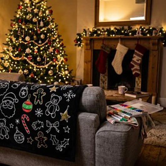 Christmas Coloring Blanket with Fabric Markers – Cozy DIY Holiday Gift