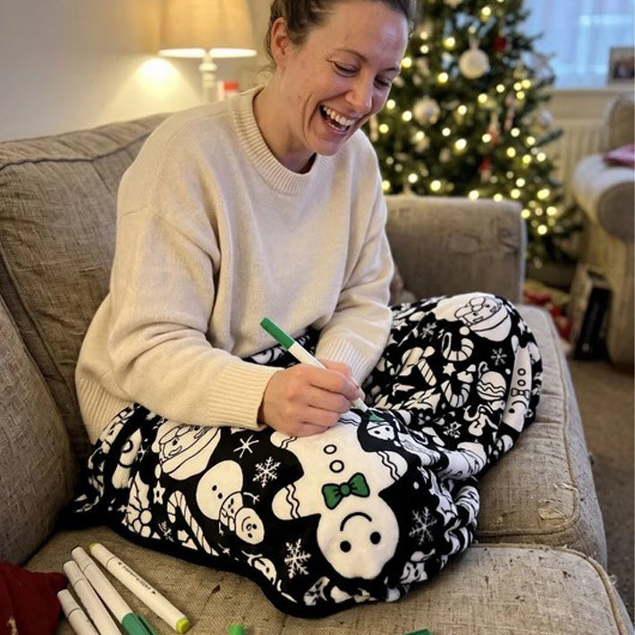 Christmas Coloring Blanket with Fabric Markers – Cozy DIY Holiday Gift